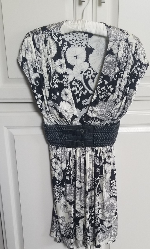 Sky cap sleeve top with leather belt